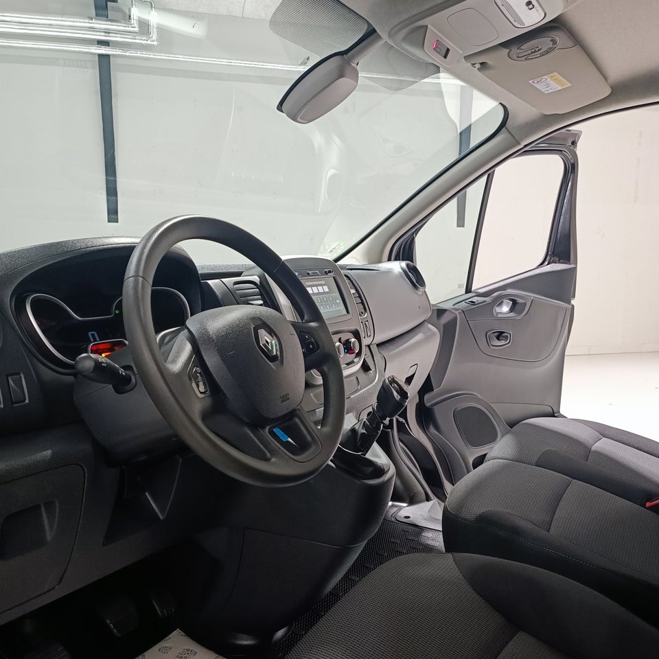 Renault Trafic T29 2,0 dCi 120 L2H1