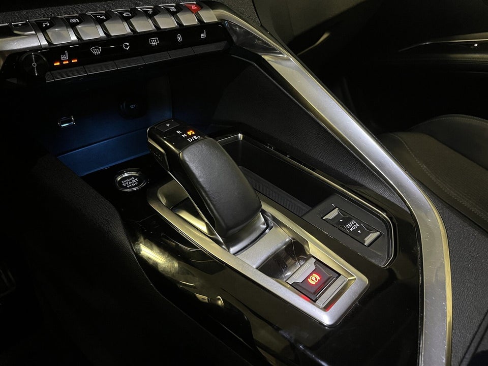 Peugeot 3008 1,6 Hybrid Allure Pack Limited EAT8 5d