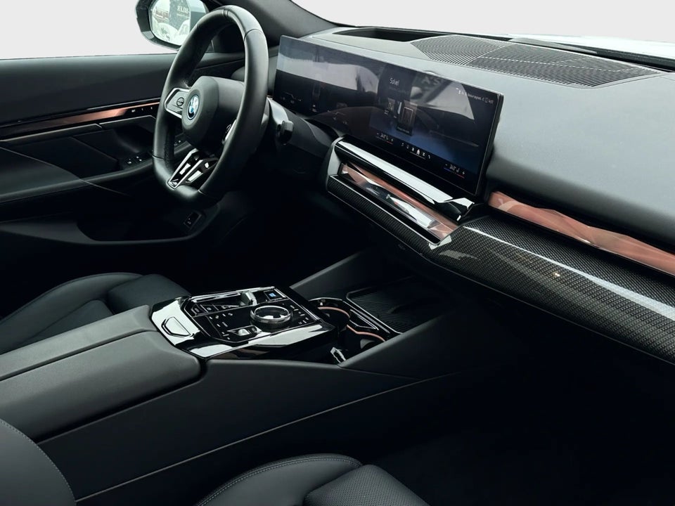 BMW i5 eDrive40 Fully Charged M-Sport Pro 4d