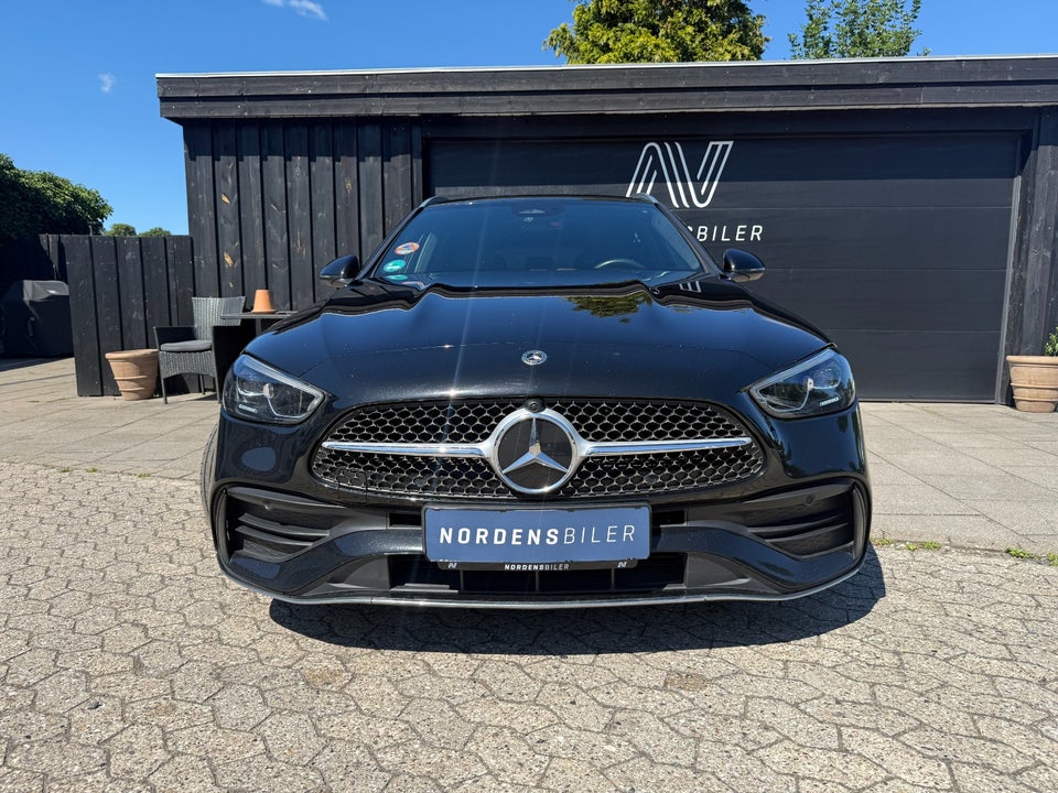 Mercedes C300 de 2,0 AMG Line stc. aut. 5d