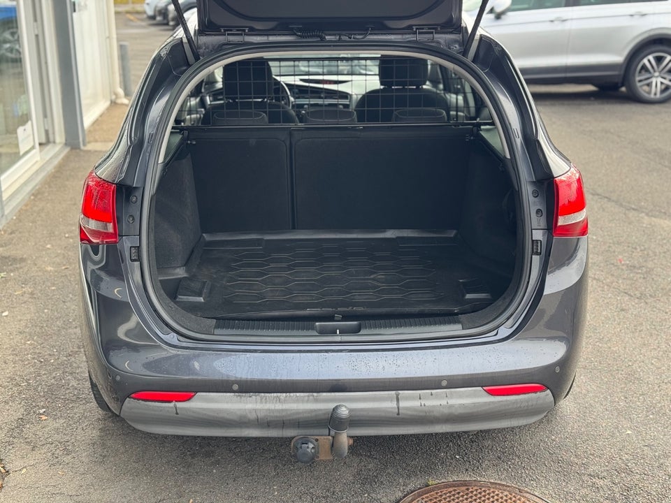 Kia Ceed 1,6 CRDi 110 Attraction SW 5d