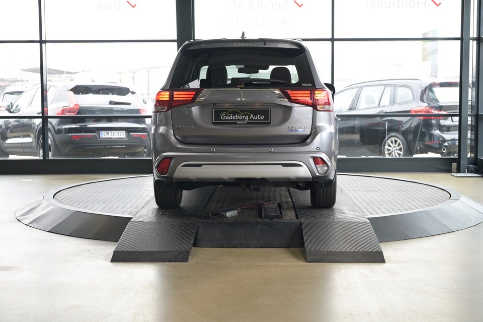 Mitsubishi Outlander 2,4 PHEV Intense CVT 4WD 5d