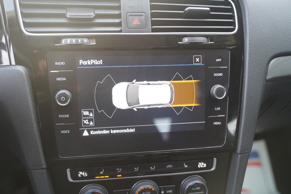 VW Golf VII 1,6 TDi 115 IQ.Drive DSG 5d