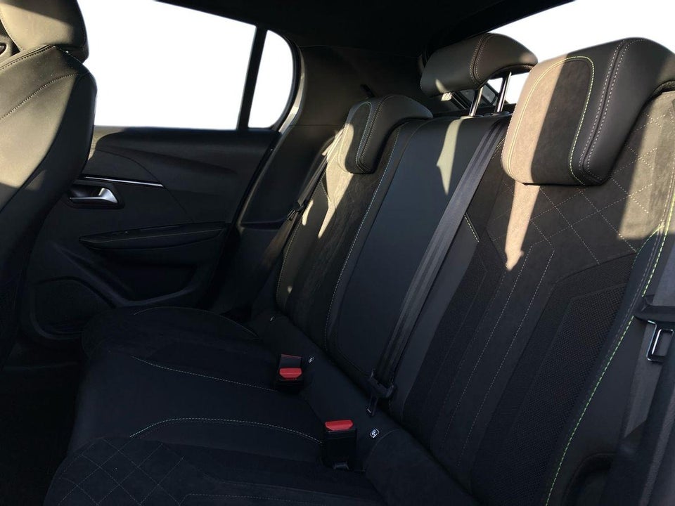 Peugeot e-208 50 GT Sky 5d