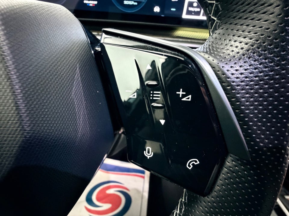 Peugeot e-3008 77 GT Pack 5d