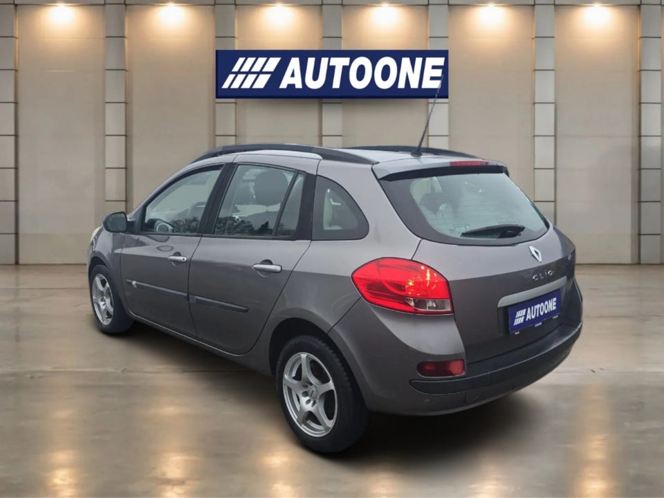 Renault Clio III 1,2 16V TCe Expression 5d