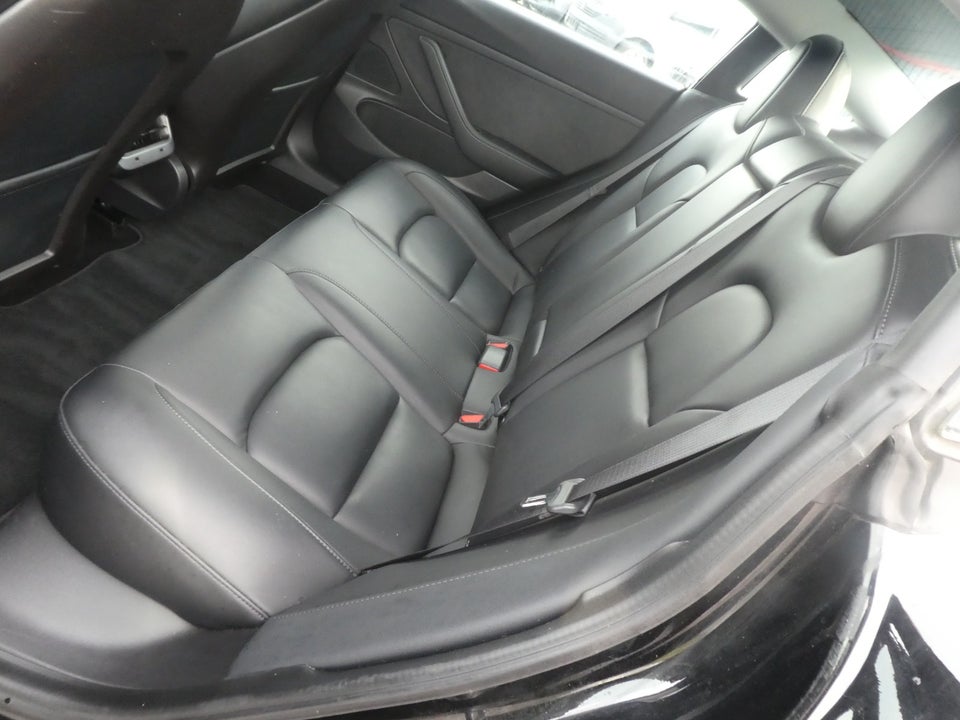 Tesla Model 3 Standard Range+ RWD 4d