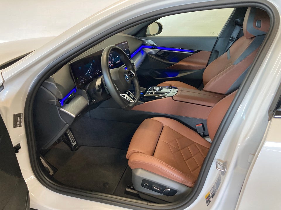 BMW i5 eDrive40 Fully Charged M-Sport 4d