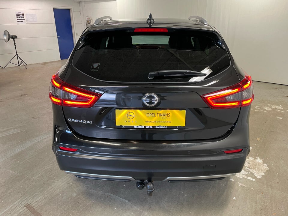 Nissan Qashqai 1,3 Dig-T 140 Tekna 5d