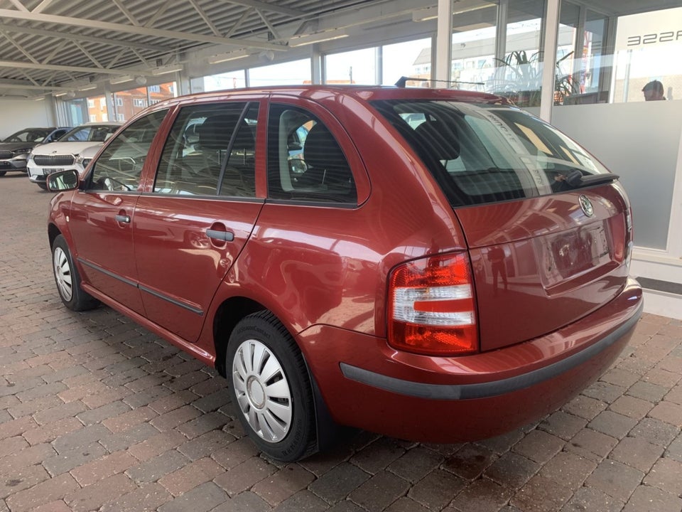 Skoda Fabia 1,4 16V 75 Ambiente Combi 5d