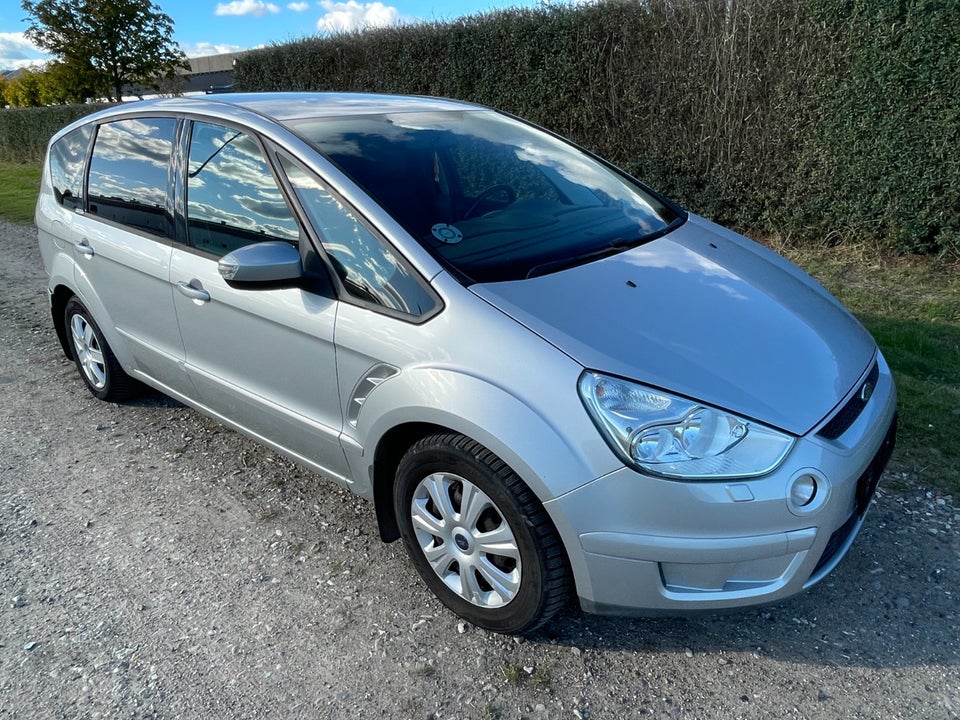 Ford S-MAX 2,0 Ambiente 7prs 5d