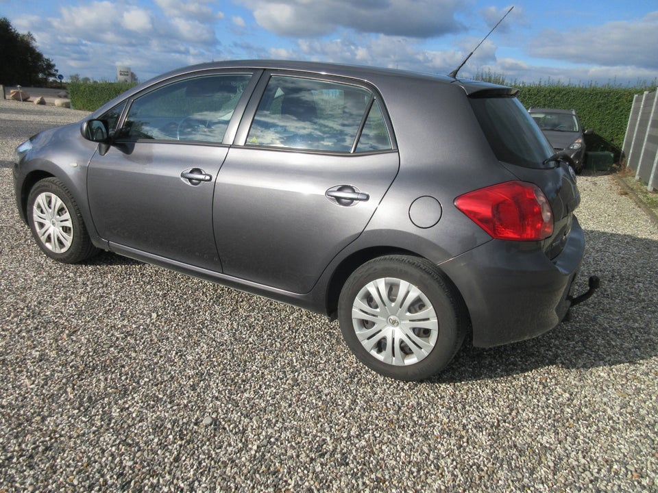 Toyota Auris 2,0 D-4D Sol 5d