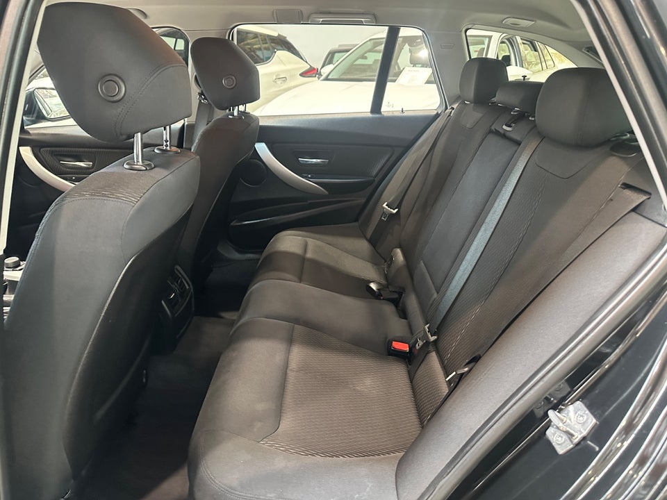 BMW 320d 2,0 Touring 5d