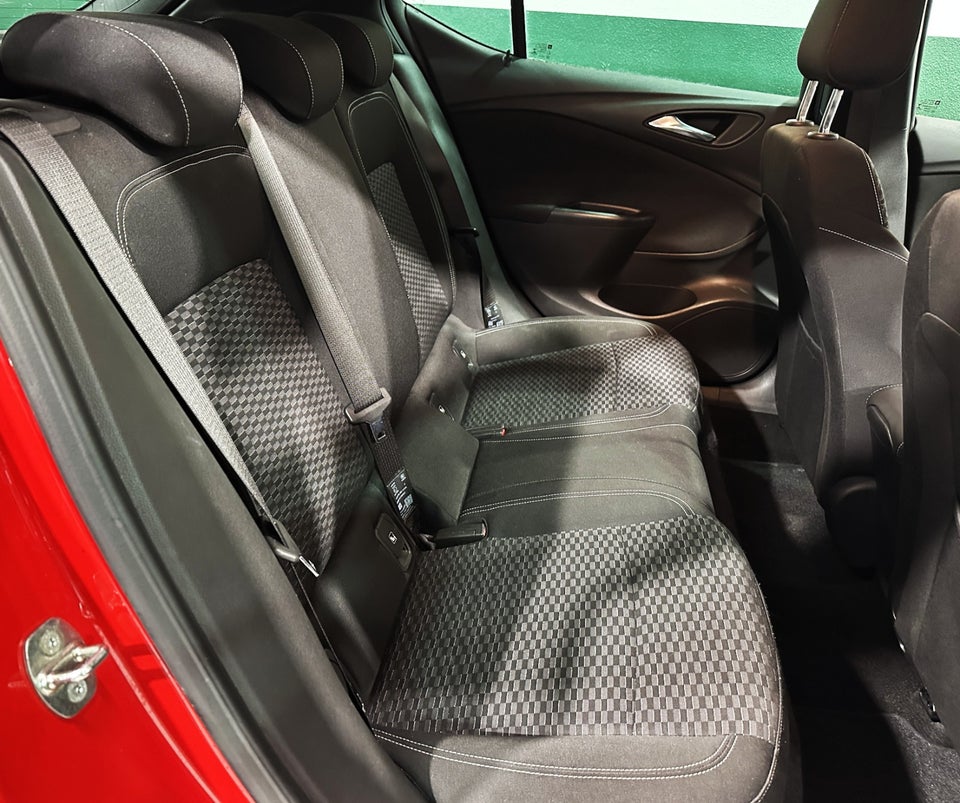 Opel Astra 1,4 T 150 Enjoy 5d