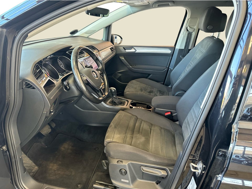VW Touran 2,0 TDi 150 Highline DSG 7prs 5d