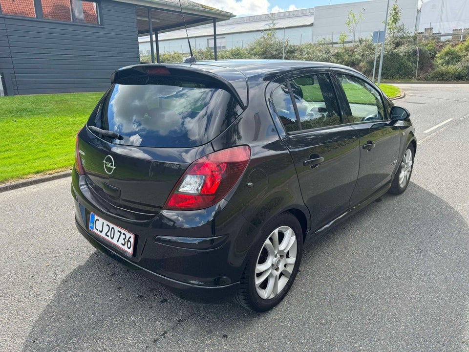 Opel Corsa 1,4 16V Cosmo 5d