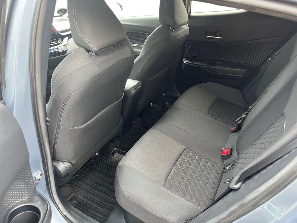 Toyota C-HR 2,0 Hybrid C-LUB Smart CVT 5d