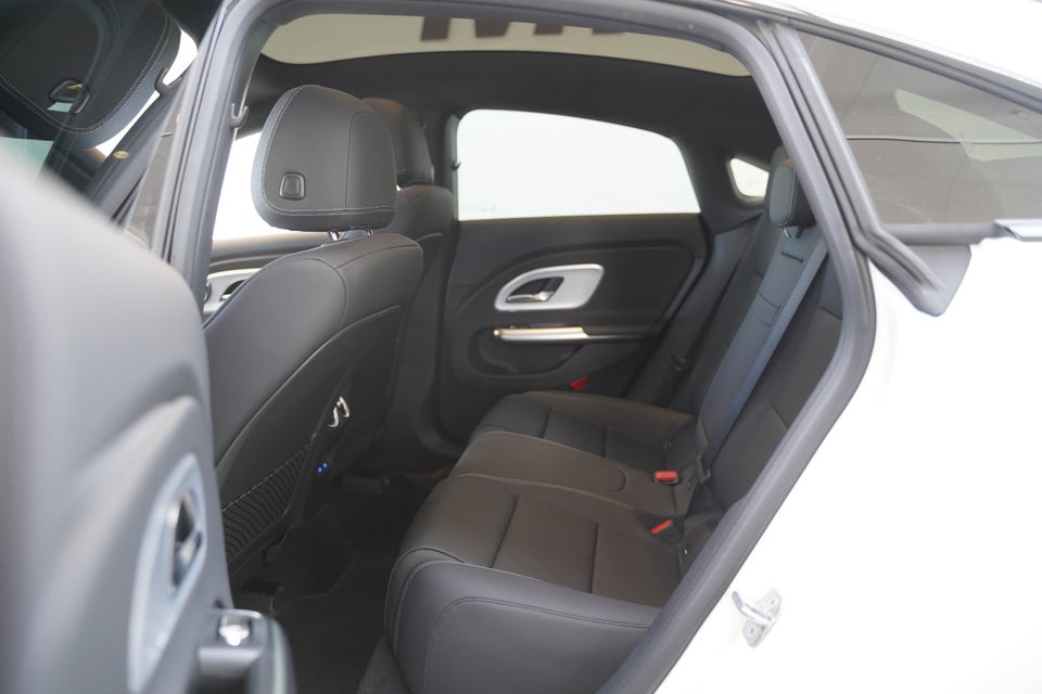 Mercedes CLA250+ EQ Progressive Advance Plus 4d