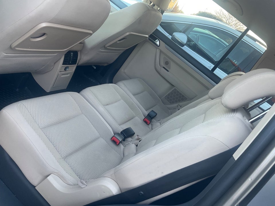 VW Touran 1,6 TDi 105 Comfortline BMT 7prs 5d