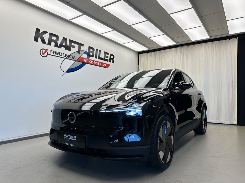 Volvo EX30 Extended Range Plus 5d