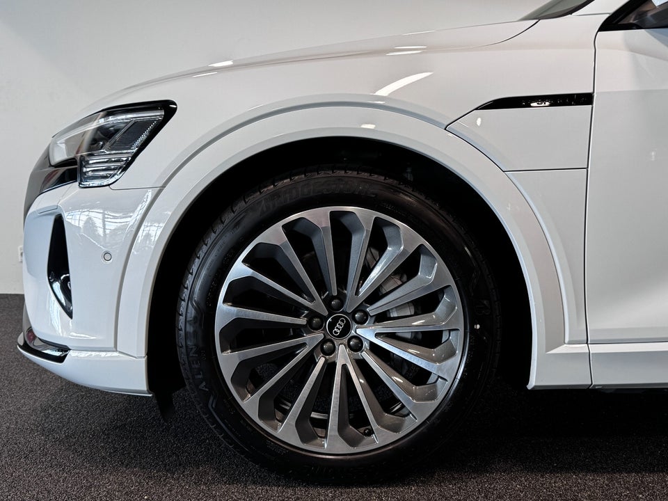 Audi Q8 e-tron 50 Prestige quattro 5d