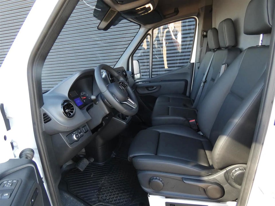 Mercedes Sprinter 317 2,0 CDi A2 Kassevogn aut. RWD