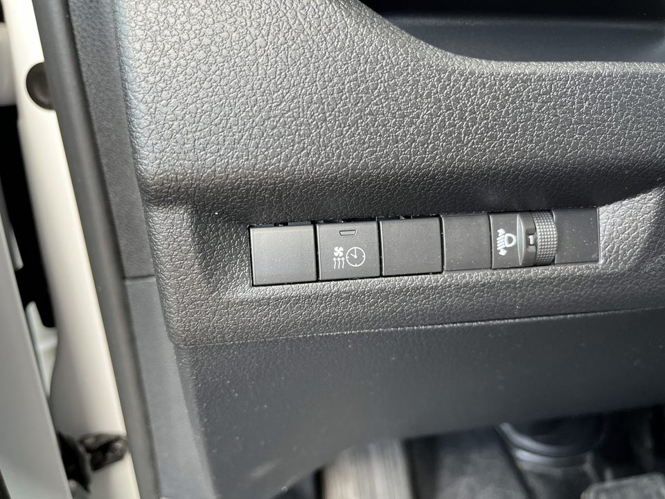 Toyota ProAce 2,0 D 144 Long Comfort Master aut. 4d