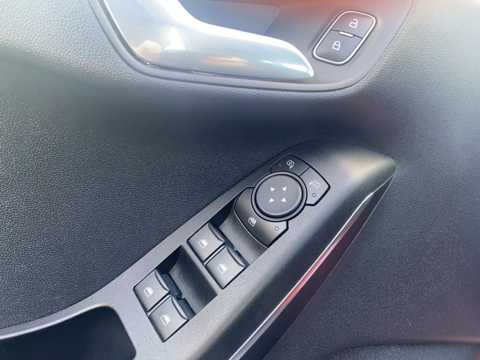 Ford Fiesta 1,0 EcoBoost mHEV Titanium 5d