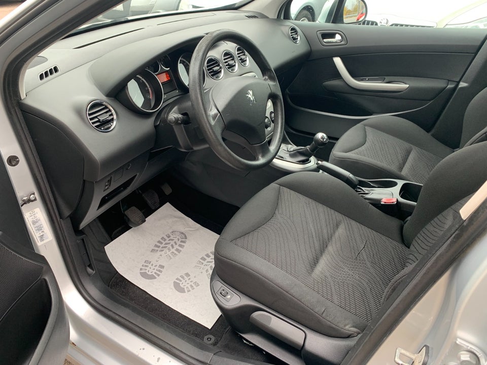 Peugeot 308 1,4 VTi Comfort 5d