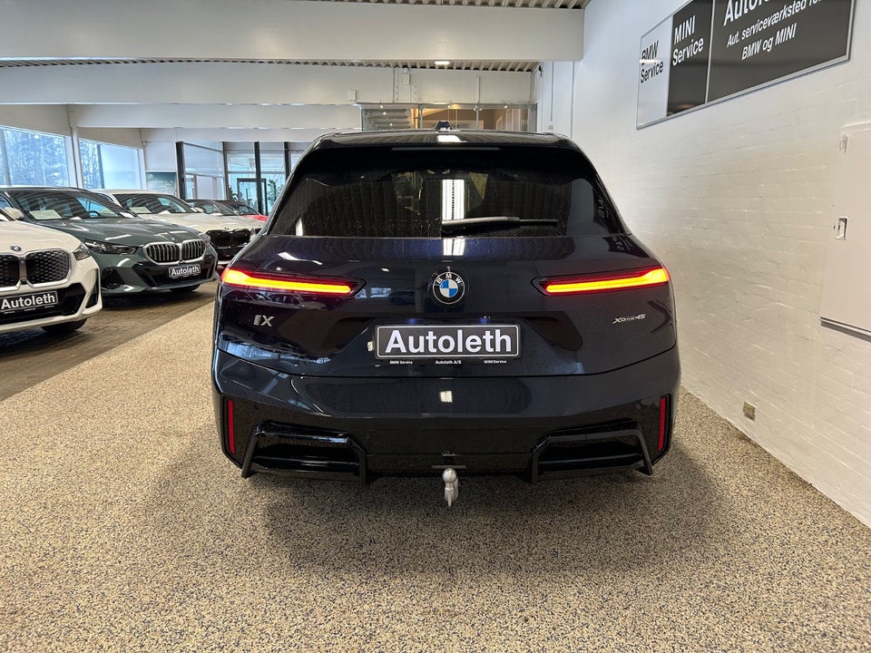 BMW iX xDrive45 Fully Charged 5d