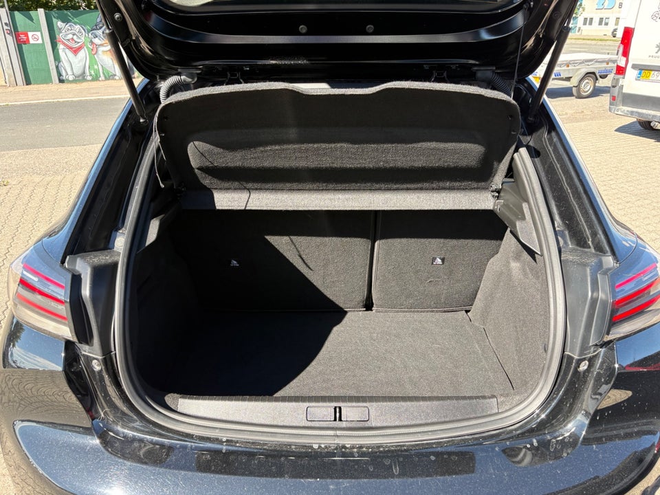 Peugeot 208 1,2 PureTech 100 Allure+ 5d
