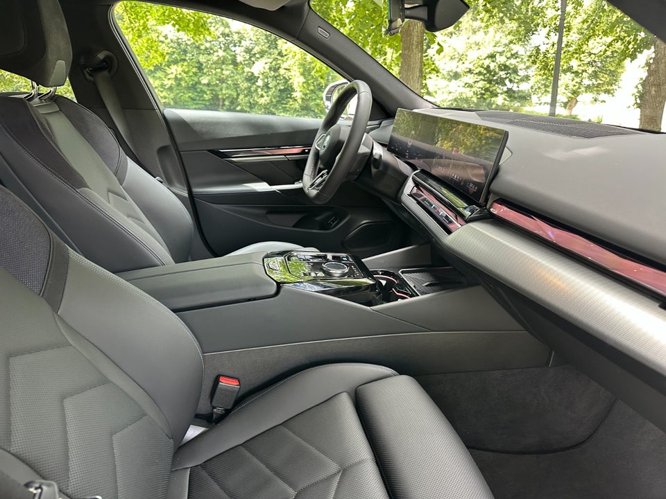 BMW i5 eDrive40 M-Sport 4d