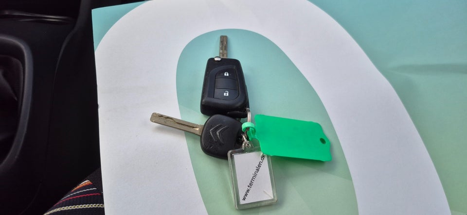 Citroën C1 1,0 e-VTi Shine 5d