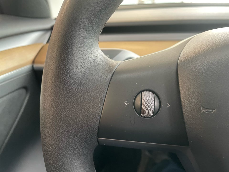 Tesla Model 3 Standard Range+ RWD 4d