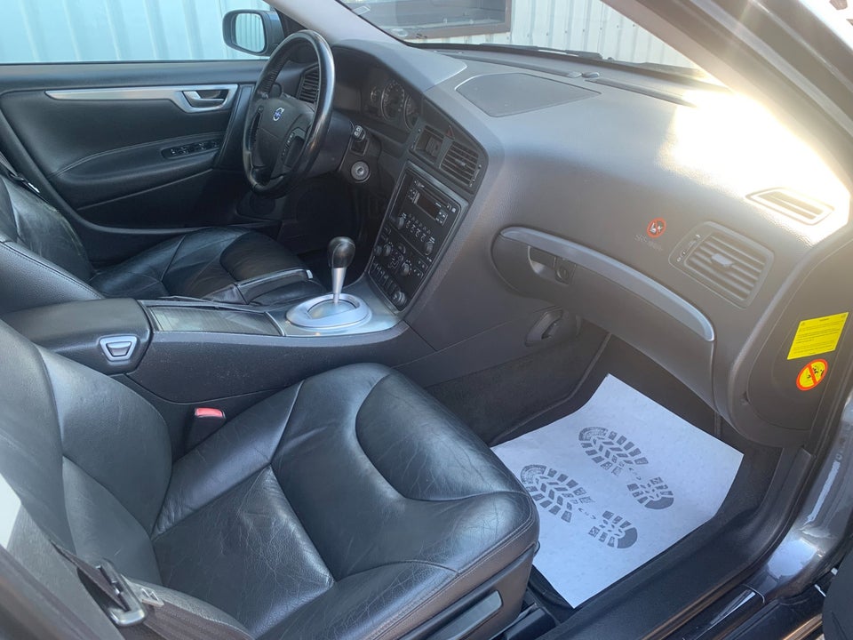 Volvo V70 2,4 140 Momentum 5d