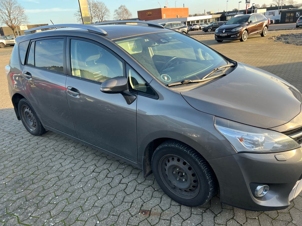 Toyota Verso 1,8 VVT-i T2 Premium 7prs 5d