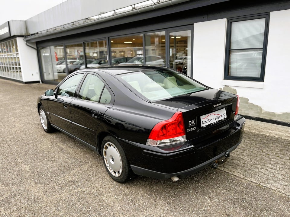 Volvo S60 2,4 140 Momentum aut. 4d