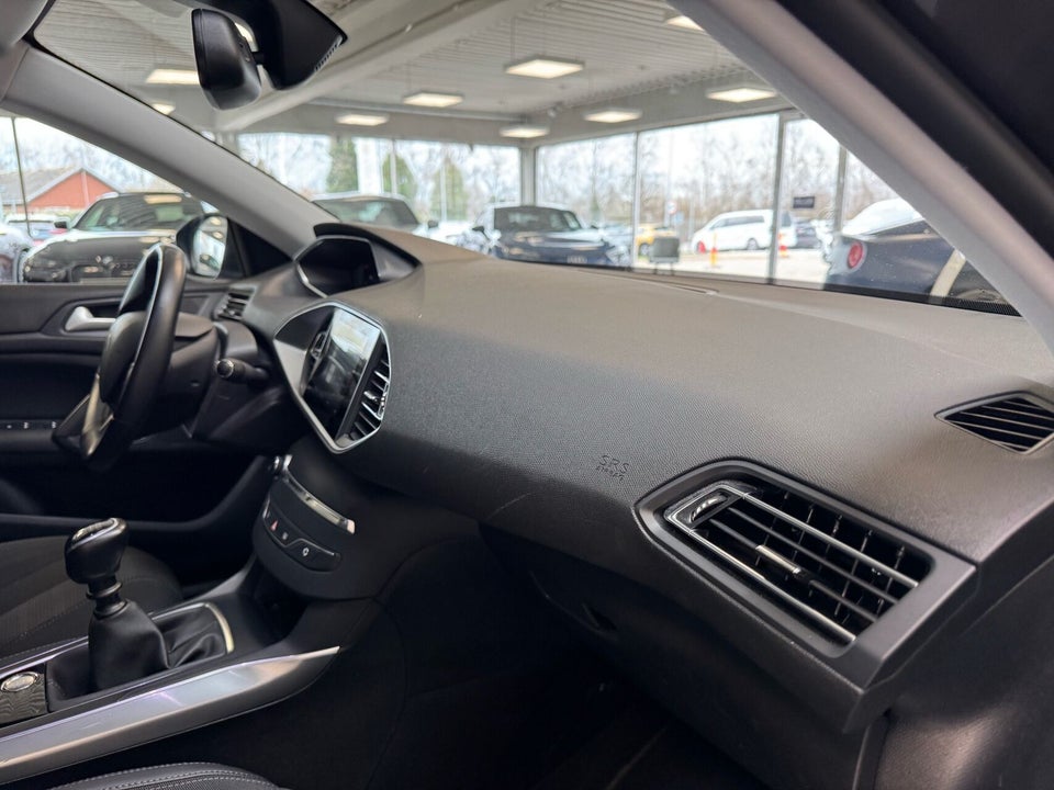 Peugeot 308 1,5 BlueHDi 130 Allure Grand 5d