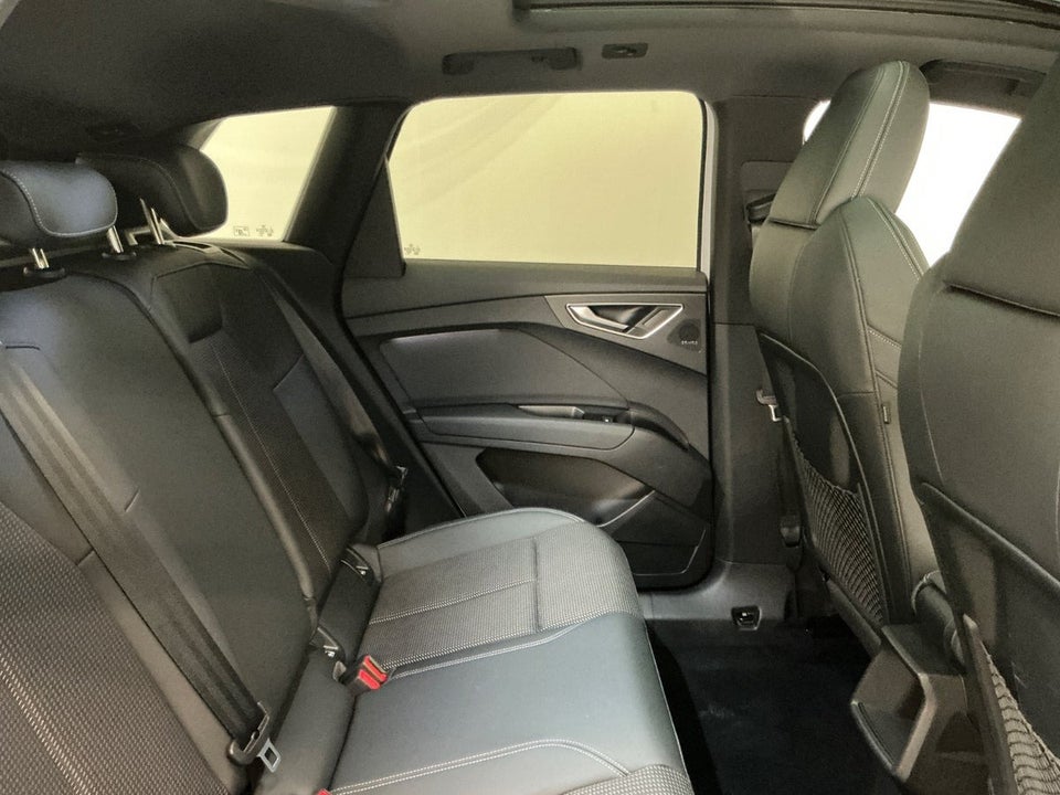 Audi Q4 e-tron 50 S-line quattro 5d