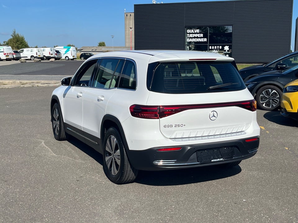 Mercedes EQB250+ Progressive 5d