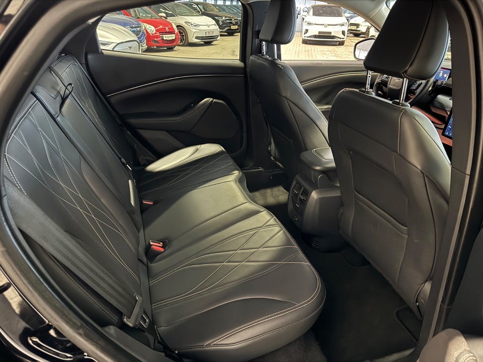 Ford Mustang Mach-E 70 Standard Range 5d