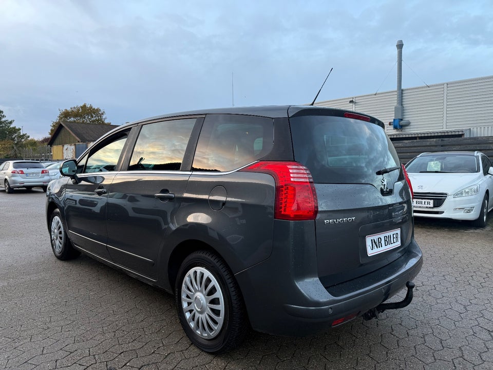 Peugeot 5008 1,6 HDi 110 Premium 7prs 5d