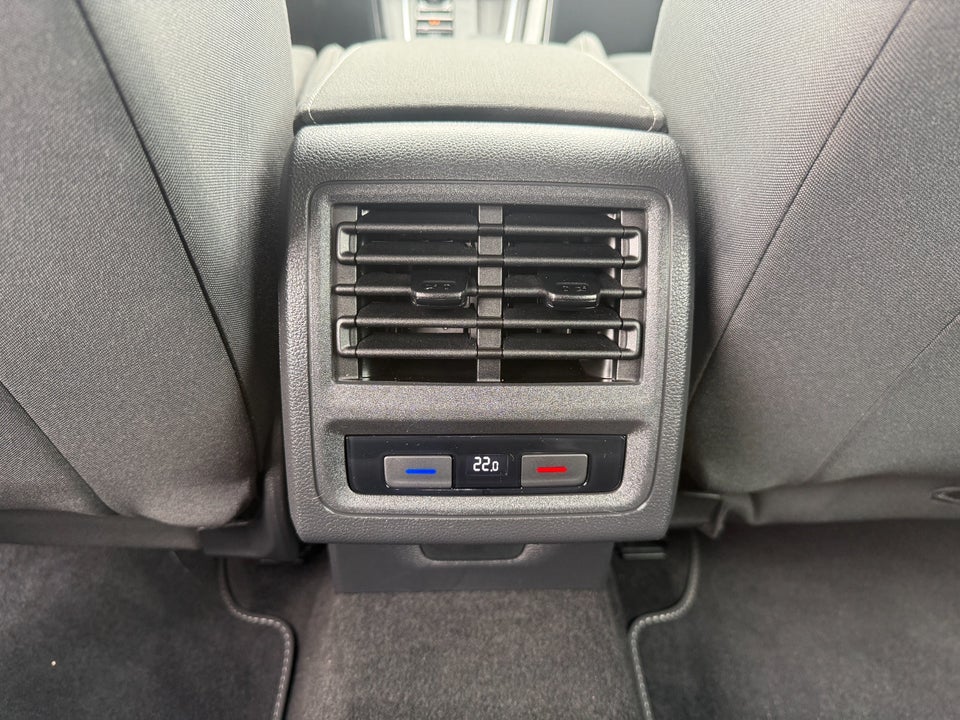 VW Golf VIII 1,4 eHybrid DSG 5d