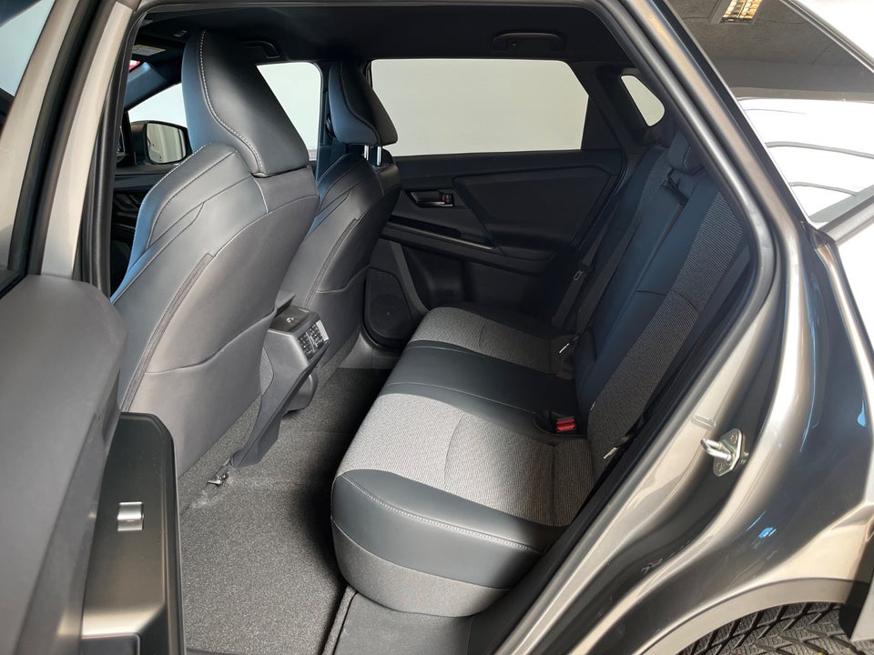 Toyota bZ4X 73 Active Tech 5d