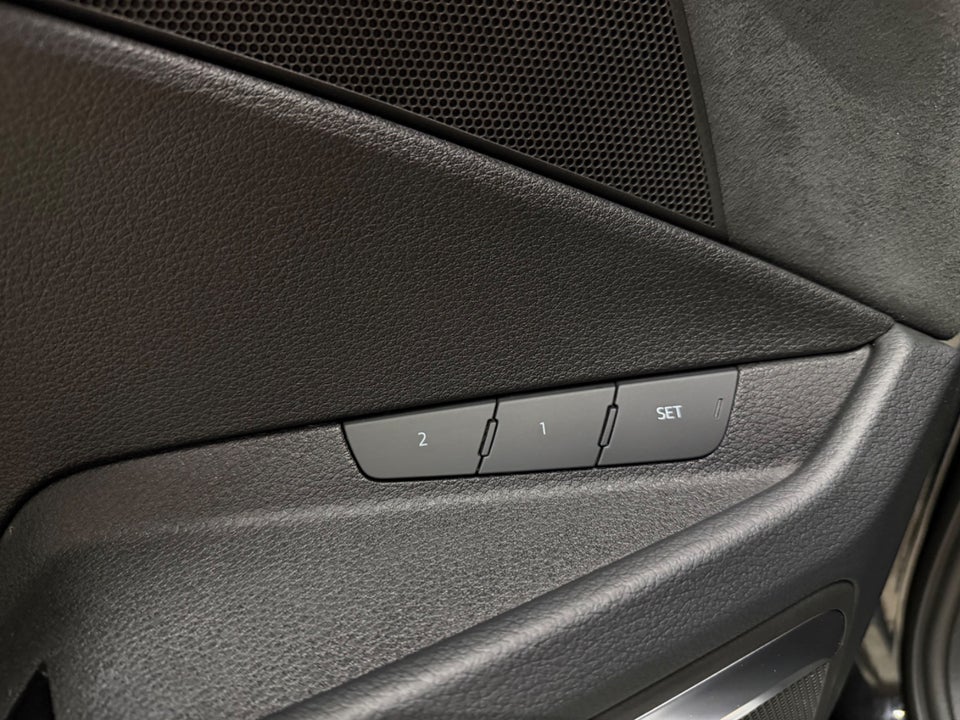 Audi e-tron 55 S-line quattro 5d