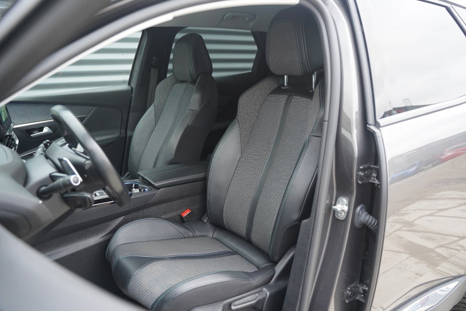 Peugeot 3008 1,6 Hybrid Allure Pack EAT8 5d