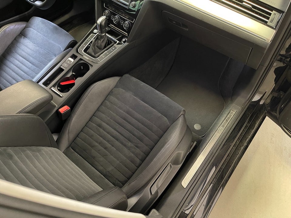 VW Passat 2,0 TDi 150 R-line DSG BMT 4d