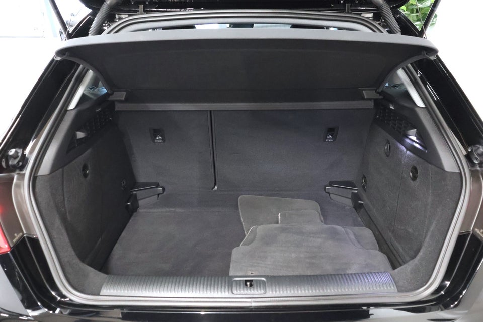 Audi A3 35 TFSi Sport Limited Sportback S-tr. 5d