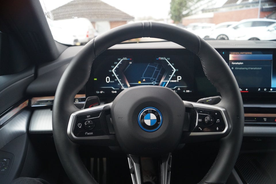 BMW i5 eDrive40 M-Sport 4d