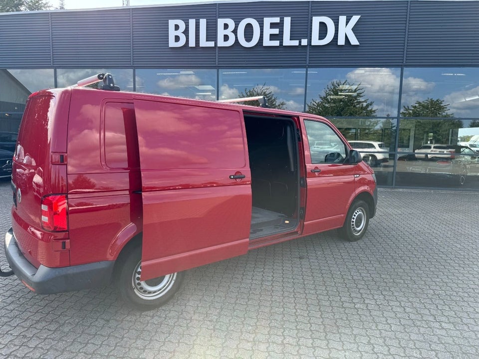 VW Transporter 2,0 TDi 150 Kassevogn DSG lang